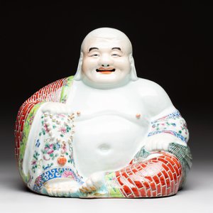 A fine Chinese famille rose Milefo Buddha, Zhu Mao Ji 朱茂記造 mark, 20th C. — photo 1