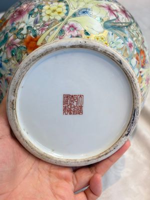 A fine Chinese famille rose 'Millefleurs' vase, Qianlong mark, Republic — photo 11