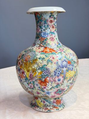 A fine Chinese famille rose 'Millefleurs' vase, Qianlong mark, Republic — photo 2