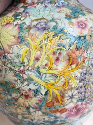 A fine Chinese famille rose 'Millefleurs' vase, Qianlong mark, Republic — photo 6