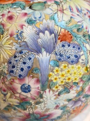 A fine Chinese famille rose 'Millefleurs' vase, Qianlong mark, Republic — photo 8