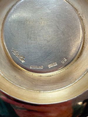 A fine Chinese famille rose 'Mountainous Landscape' cup on a silver stand, signed Zhang Zhitang 張志湯, dated 1942 — photo 10