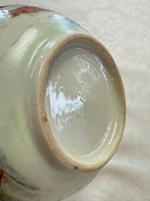A fine Chinese famille rose 'Mountainous Landscape' teapot, Yongzheng — photo 14