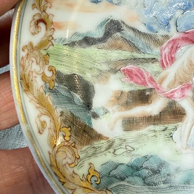 A fine Chinese famille rose mythological subject 'Arethusa, Alpheus and Diana' saucer — photo 2