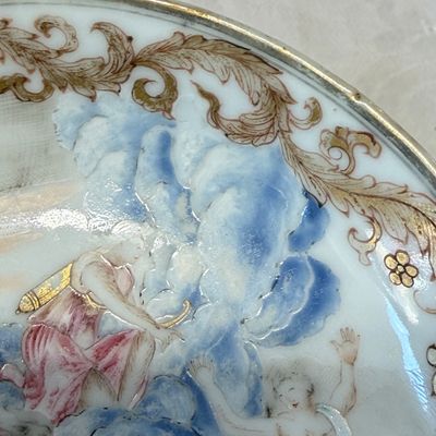A fine Chinese famille rose mythological subject 'Arethusa, Alpheus and Diana' saucer — photo 4