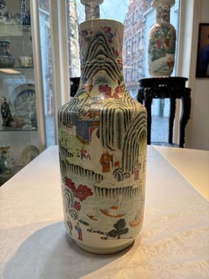 A fine Chinese famille rose 'Ode to the Red Cliff' vase, Hongwu mark, Daoguang — photo 1