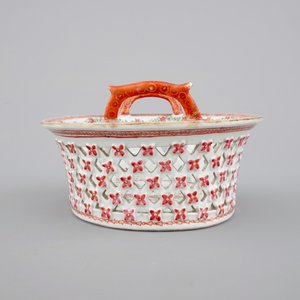 Un panier ajour sur son présentoir, porcelaine de Chine famille rose, Qianlong, 18ème — photo 5