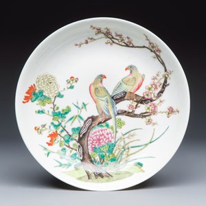 A fine Chinese famille rose 'Pair of Birds among Flowering Branches' plate — 照片 1