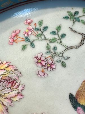 A fine Chinese famille rose pale celadon-ground 'phoenixes' dish with a reticulated rim, Qianlong — photo 7