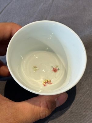 A fine Chinese famille rose 'prunus and magpie' cup, Qing Shen Xuan 清慎軒 mark, 19th C. — photo 6