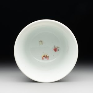 A fine Chinese famille rose 'prunus and magpie' cup, Qing Shen Xuan 清慎軒 mark, 19th C. — photo 5