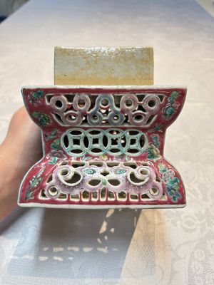 A fine Chinese famille rose reticulated square lantern with a stand, 19th C. — photo 11