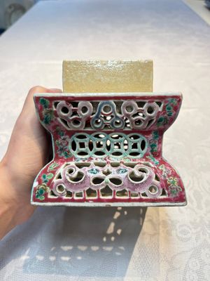 A fine Chinese famille rose reticulated square lantern with a stand, 19th C. — photo 12
