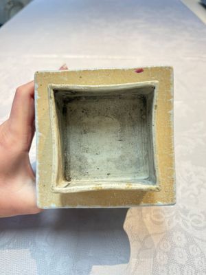 A fine Chinese famille rose reticulated square lantern with a stand, 19th C. — photo 15