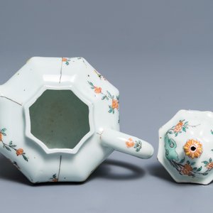 A fine Chinese famille rose 'Romance of the Western Chamber' teapot and cover, Yongzheng — photo 7