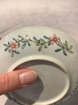A fine Chinese famille rose 'rooster' cup and saucer, Yongzheng — photo 11