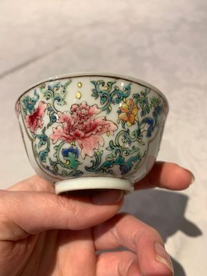 A fine Chinese famille rose 'rooster' cup and saucer, Yongzheng — photo 15
