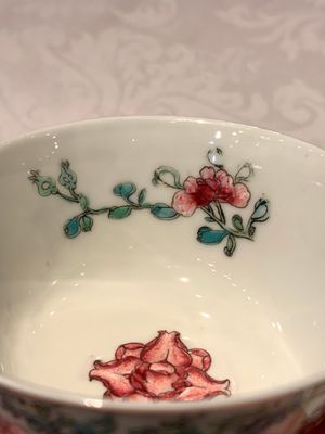 A fine Chinese famille rose 'rooster' cup and saucer, Yongzheng — photo 18