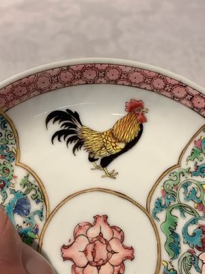 A fine Chinese famille rose 'rooster' cup and saucer, Yongzheng — photo 7