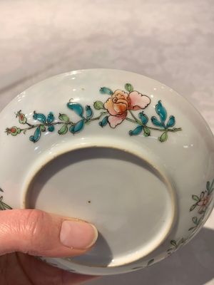 A fine Chinese famille rose 'rooster' cup and saucer, Yongzheng — photo 9