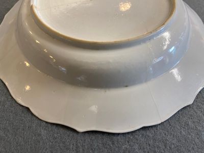 A fine Chinese famille rose 'roosters' plate, Yongzheng — 照片 7