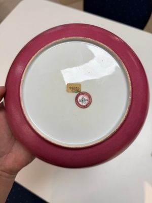 A fine Chinese famille rose ruby-back eggshell plate with a lady and playing boys, Yongzheng — photo 11