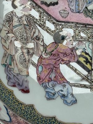 A fine Chinese famille rose ruby-back eggshell plate with a lady and playing boys, Yongzheng — photo 5