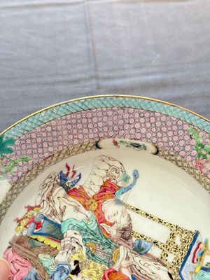 A fine Chinese famille rose ruby-back eggshell plate with a lady and playing boys, Yongzheng — photo 11