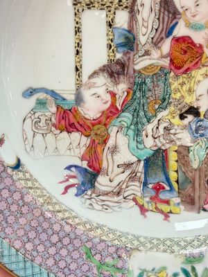 A fine Chinese famille rose ruby-back eggshell plate with a lady and playing boys, Yongzheng — photo 2