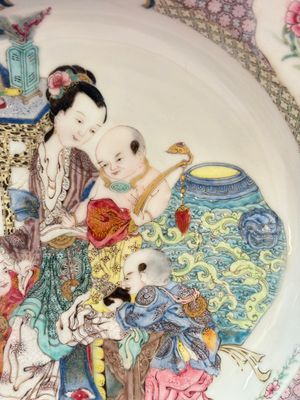 A fine Chinese famille rose ruby-back eggshell plate with a lady and playing boys, Yongzheng — photo 4