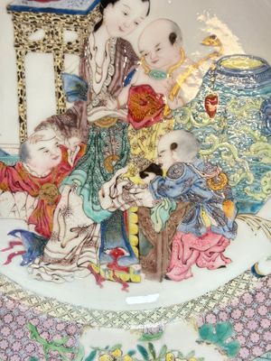 A fine Chinese famille rose ruby-back eggshell plate with a lady and playing boys, Yongzheng — photo 5