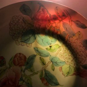 A fine Chinese famille rose 'ruby back' eggshell plate with floral design, Yongzheng — 照片 11