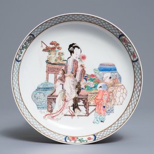 A fine Chinese famille rose 'ruby back' eggshell plate, Yongzheng — 照片 1