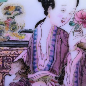 A fine Chinese famille rose 'ruby back' eggshell plate, Yongzheng — 照片 9