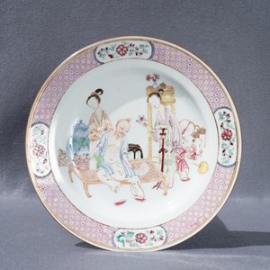 A fine Chinese famille rose ruby back plate with figures in an interior, Yongzheng — 照片 6