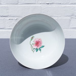 A fine Chinese famille rose ruby ground bowl, Yongzheng — photo 16