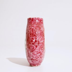 A fine Chinese famille rose ruby ground snuff bottle, 19th C. — photo 2