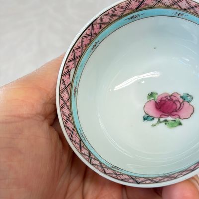 A fine Chinese famille rose 'San Niang Jiao Zi 三娘教子' tea bowl and saucer — 照片 21