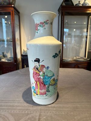 A fine Chinese famille rose 'Sanxing' vase, Yongzheng — foto 2