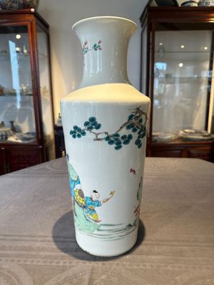 A fine Chinese famille rose 'Sanxing' vase, Yongzheng — foto 3