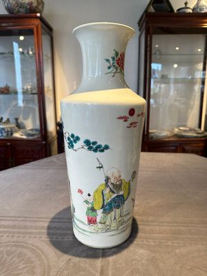 A fine Chinese famille rose 'Sanxing' vase, Yongzheng — foto 5