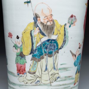 A fine Chinese famille rose 'Sanxing' vase, Yongzheng — foto 7
