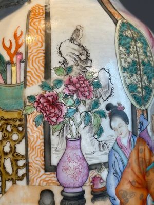 A fine Chinese famille rose 'shouxing' vase, Qianlong mark, Republic — photo 11
