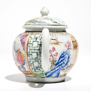 A fine Chinese famille rose teapot and cover with a lady holding a small dog, Yongzheng — photo 4