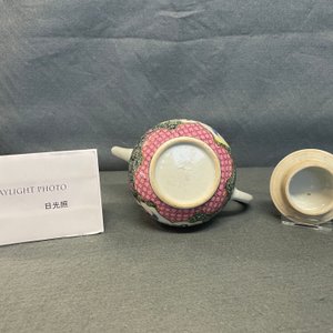A fine Chinese famille rose teapot and cover, Yongzheng — 照片 11