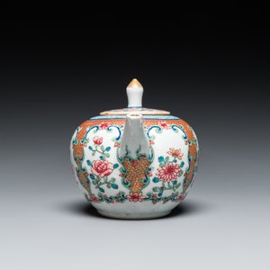 A fine Chinese famille rose teapot and cover, Yongzheng — 照片 3