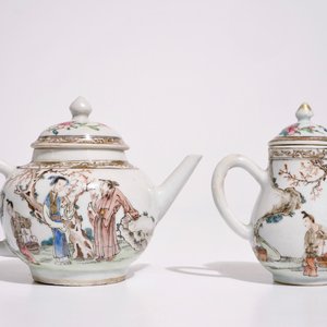 A fine Chinese famille rose teapot and matching milk jug, Yongzheng — 照片 4