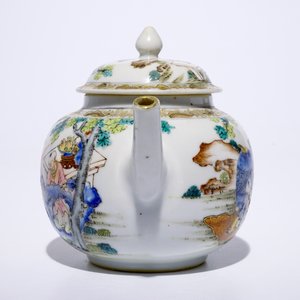 A fine Chinese famille rose teapot on stand with a lady and two boys, Yongzheng — photo 6