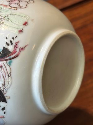 A fine Chinese famille rose teapot with a cat, lady and child, Yongzheng — photo 13