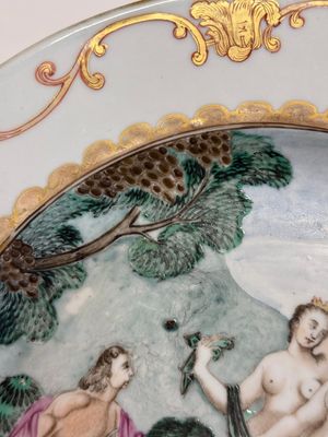 A fine Chinese famille rose 'The judgement of Paris' plate, Qianlong — photo 4